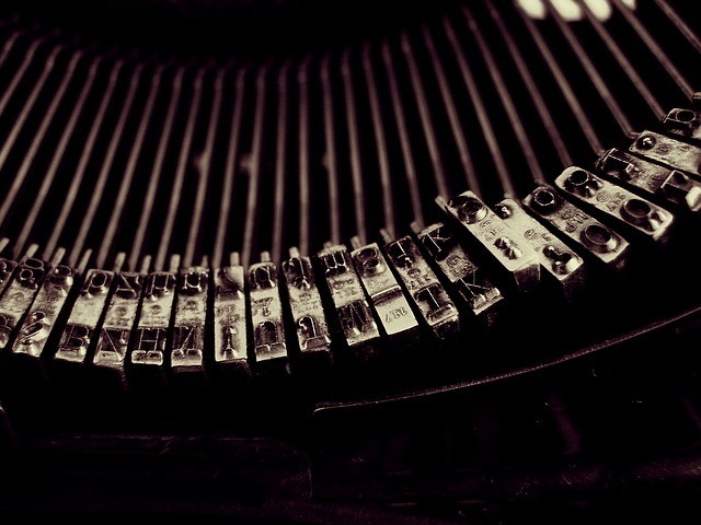 typewriter-1245894_640